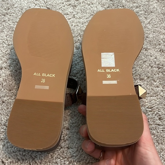 NWOT ALL BLACK pyramid t sandal in Brown/Gold - Size 36 EUR - Picture 7 of 14